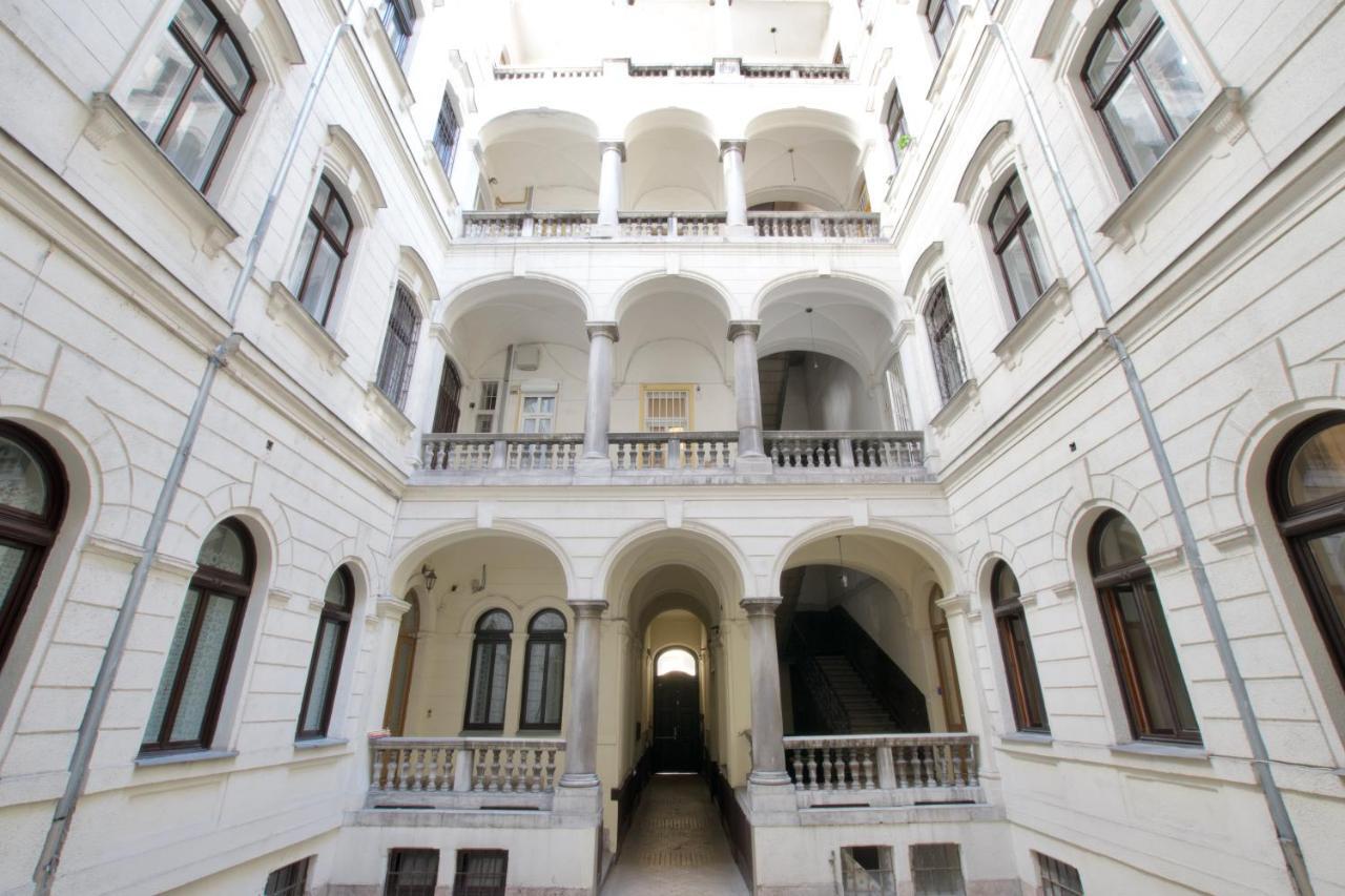 St. King 1 By Hi5 Apartments Budapest Exterior photo